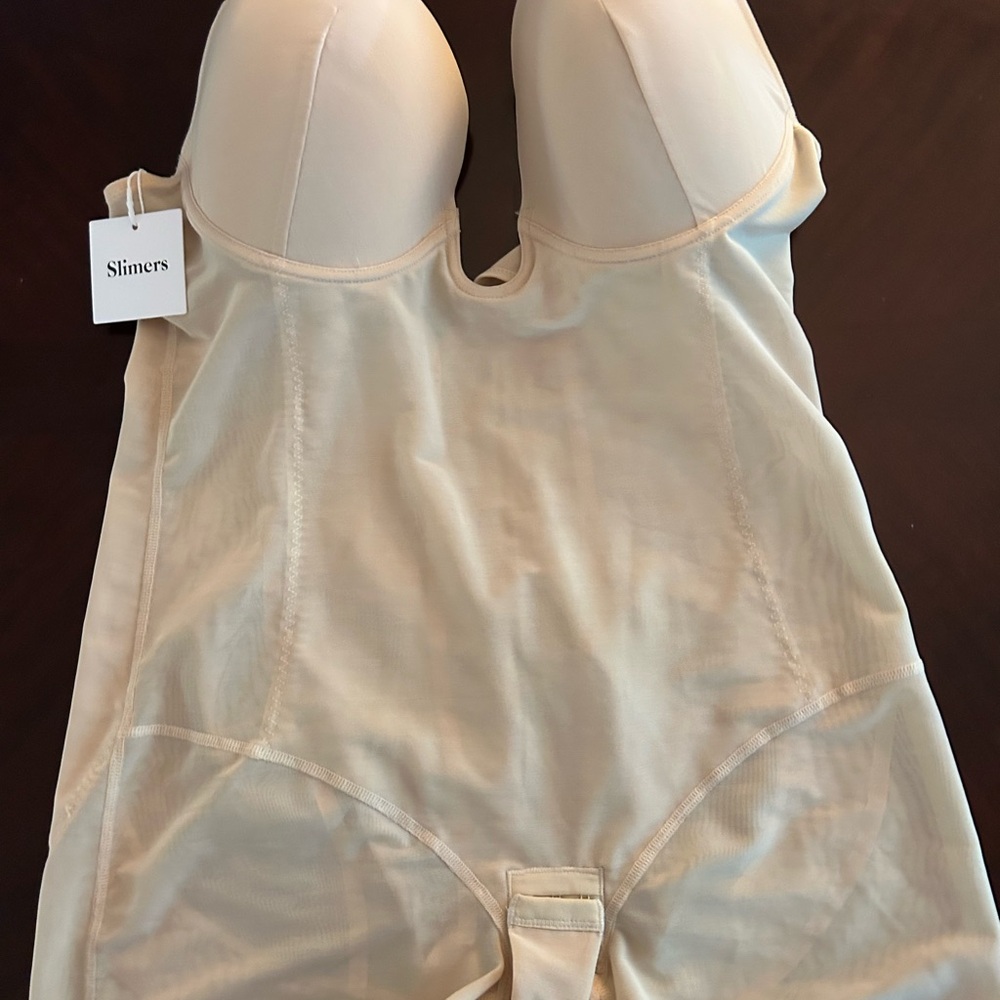 Cream Seamless Shapewear Bodysuit with Molded Cups
